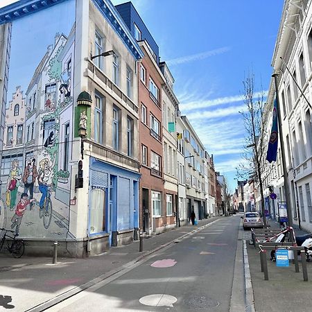 Colorful Pop Apartment In The Heart Of アントウェルペン エクステリア 写真