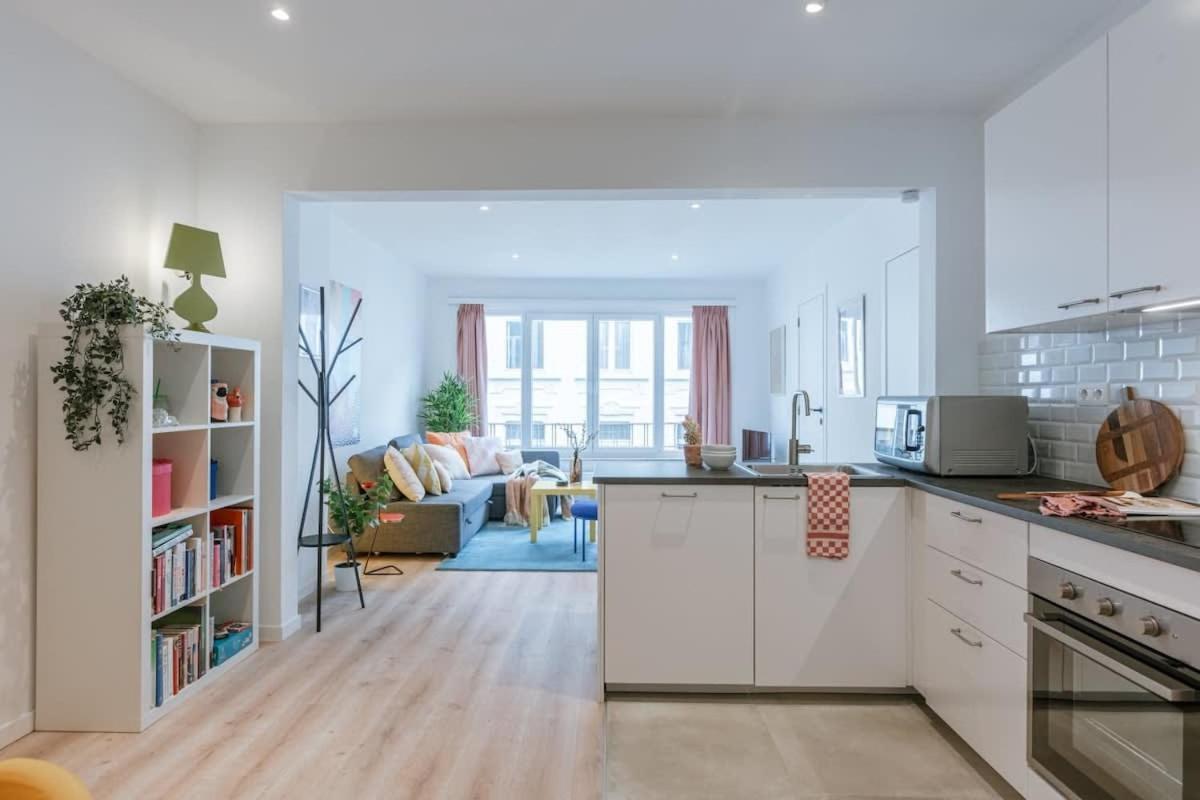 Colorful Pop Apartment In The Heart Of アントウェルペン エクステリア 写真