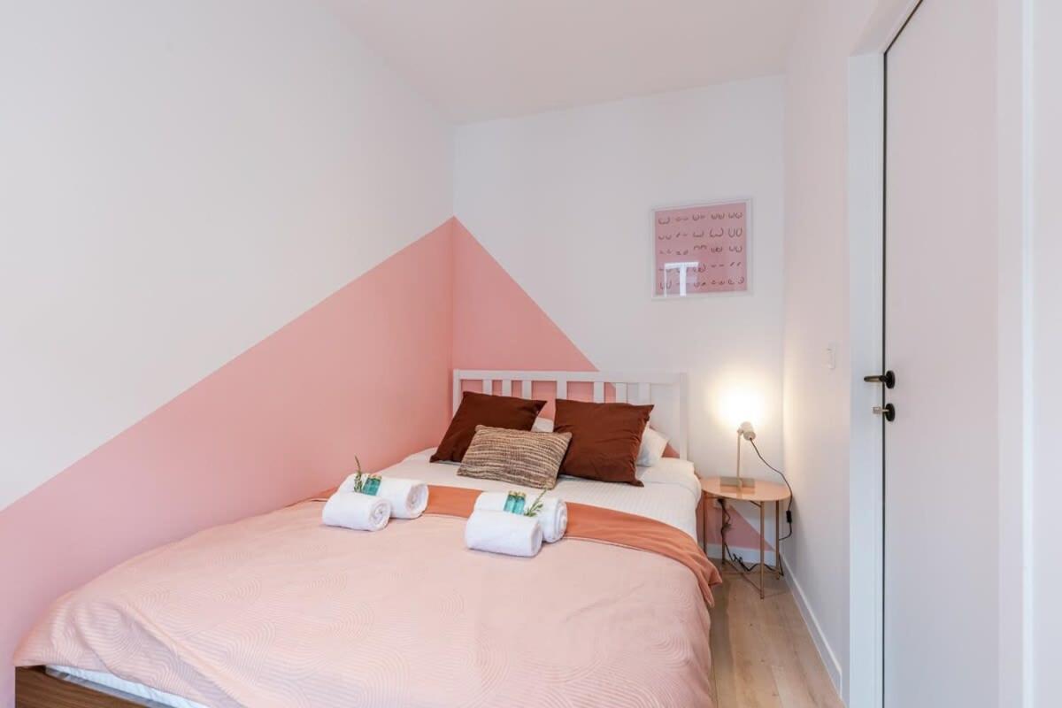 Colorful Pop Apartment In The Heart Of アントウェルペン エクステリア 写真