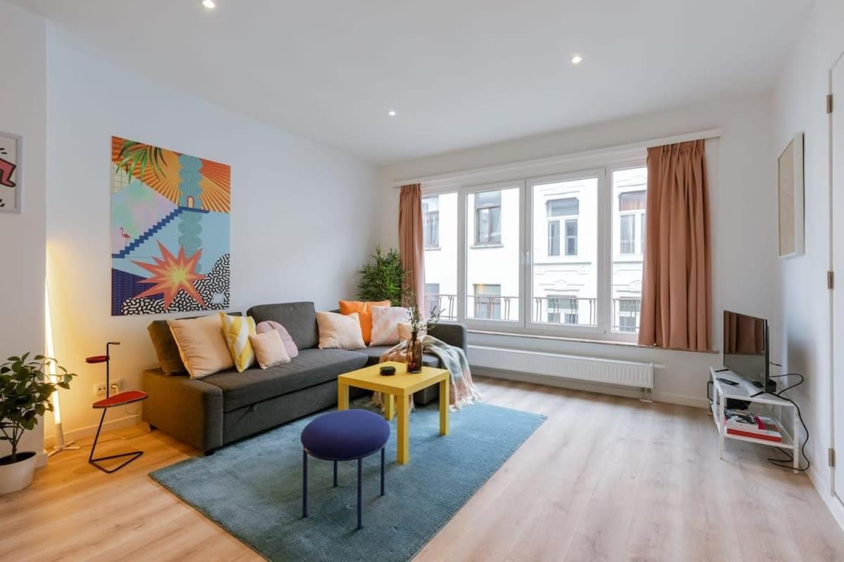 Colorful Pop Apartment In The Heart Of アントウェルペン エクステリア 写真