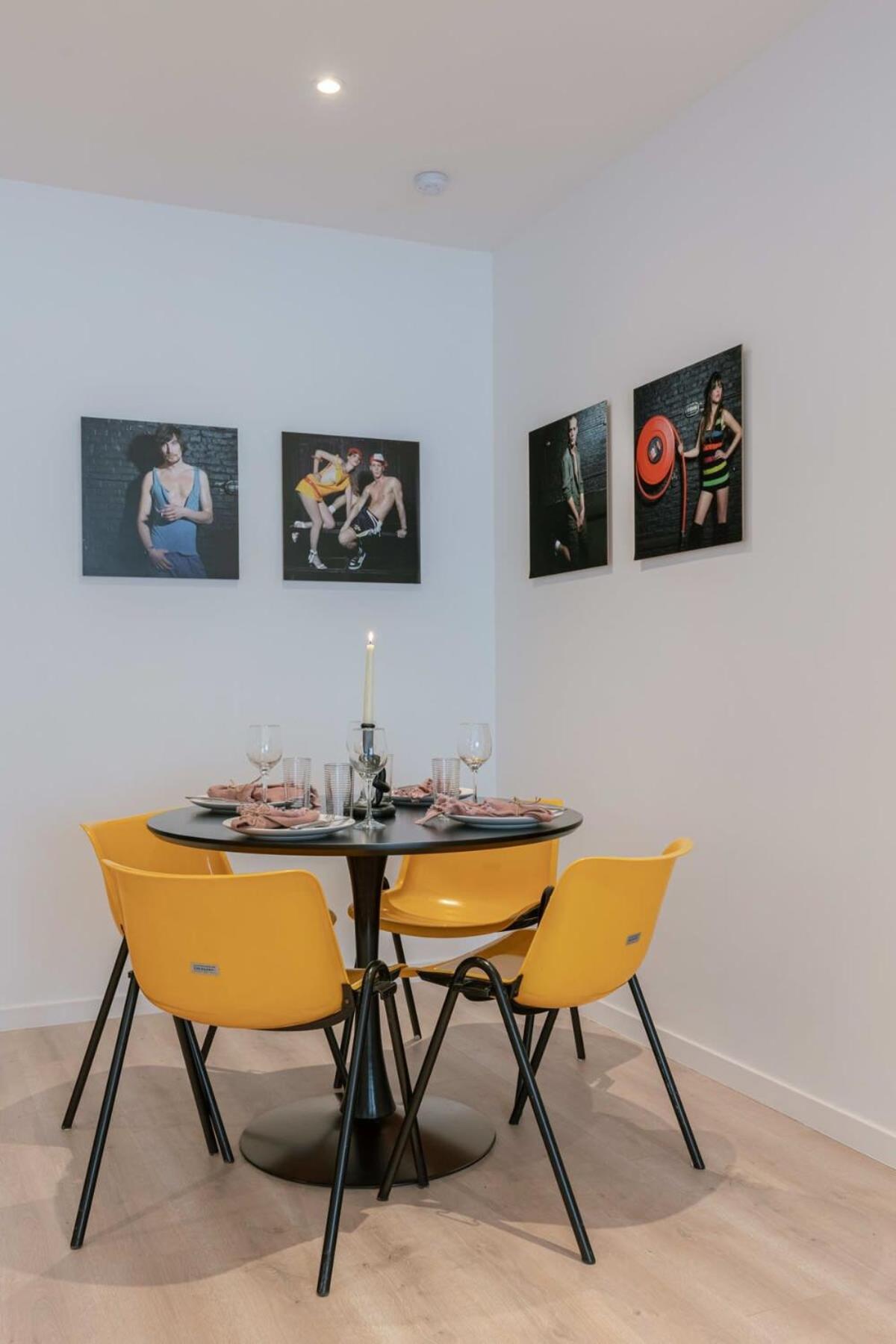Colorful Pop Apartment In The Heart Of アントウェルペン エクステリア 写真