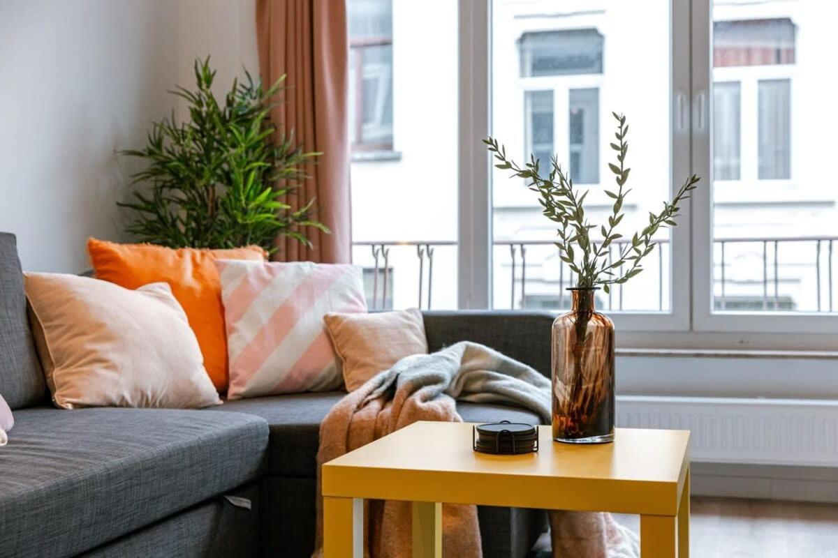 Colorful Pop Apartment In The Heart Of アントウェルペン エクステリア 写真