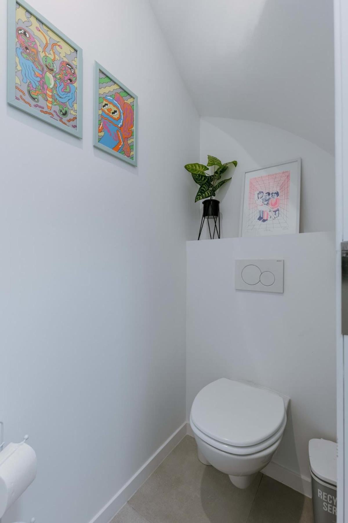 Colorful Pop Apartment In The Heart Of アントウェルペン エクステリア 写真