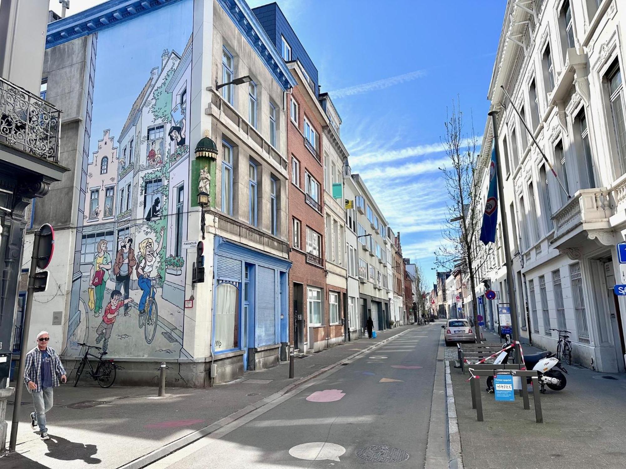 Colorful Pop Apartment In The Heart Of アントウェルペン エクステリア 写真